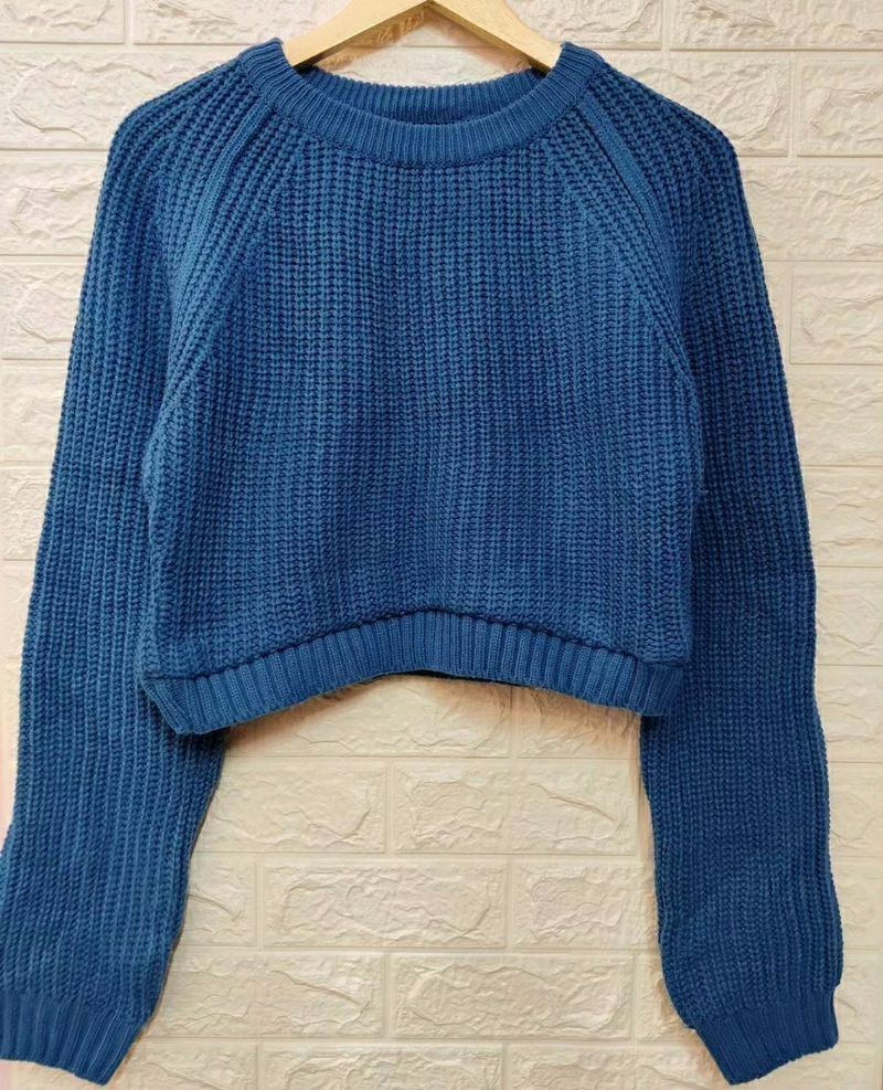 BLUE💙 crop Sweater