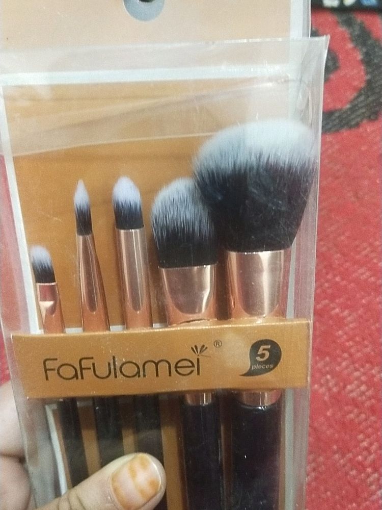 Makeup Brush