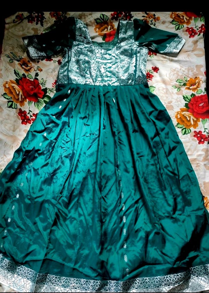 Dark Green Stritched Long Gown | Size 36