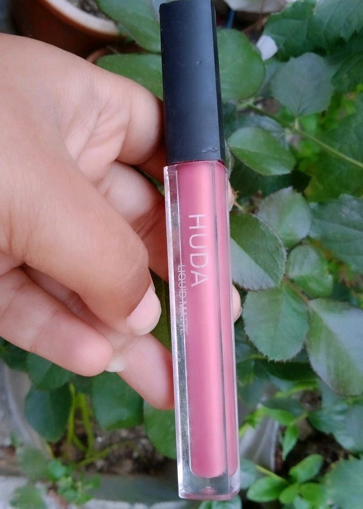 HUDA BEAUTY Matte Lipstick (Baby Pink💕)