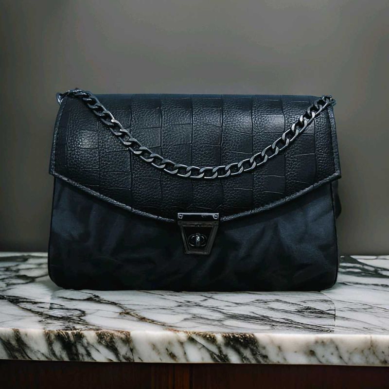 New Versatile Handbag & Slingbag Black