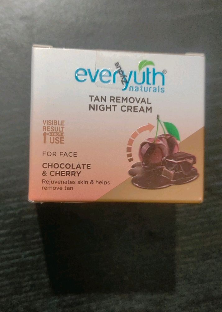 Everyuth Naturals Tan Removal Night Cream