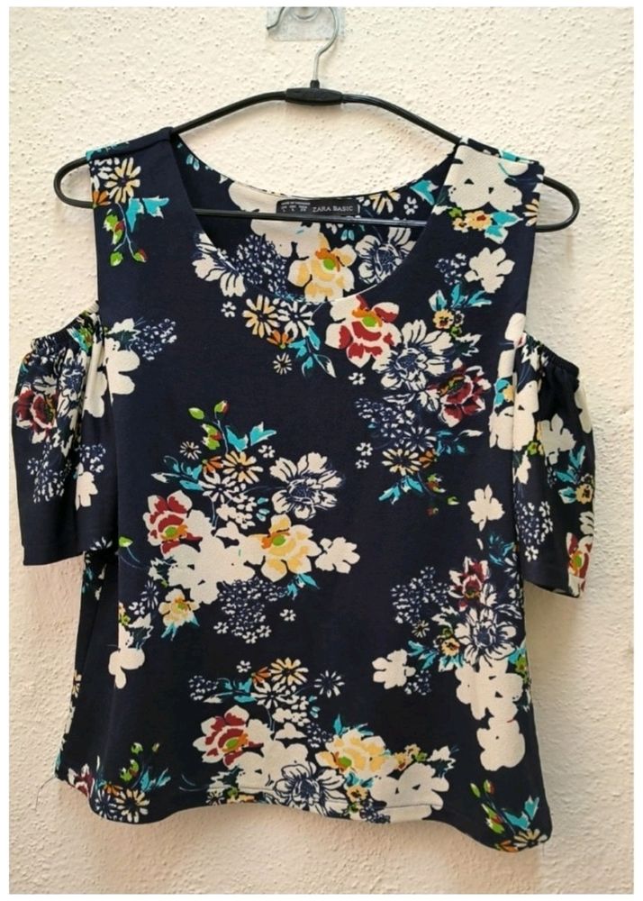 PRICE DROP ⬇️⬇️ ZARA BASIC Floral Top