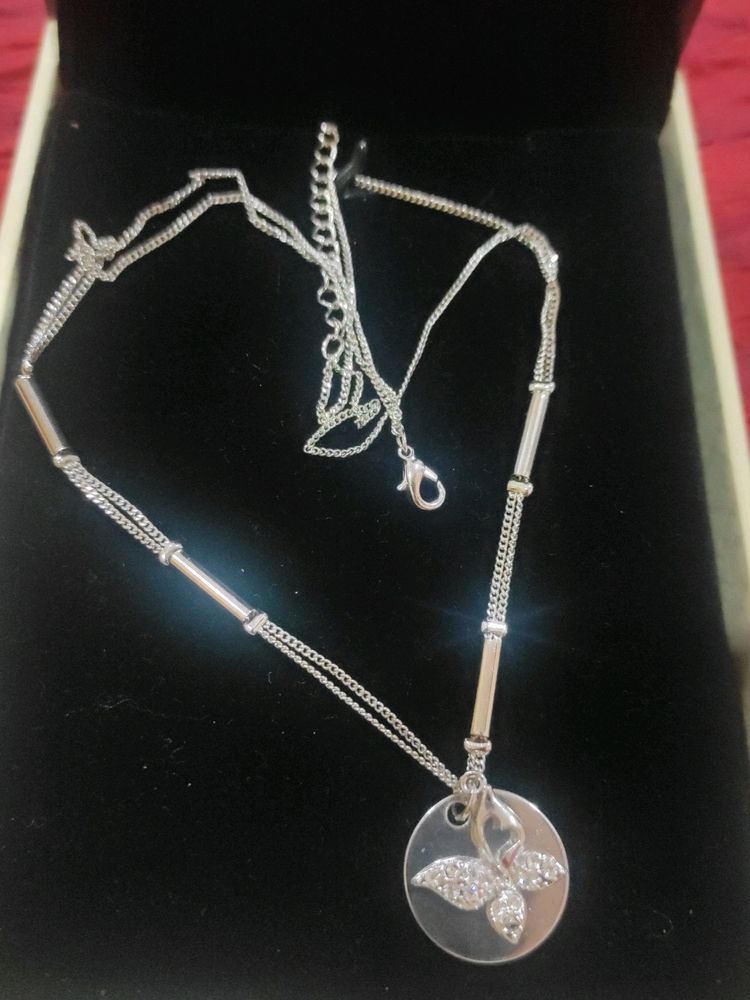 Silver chain With Pendant