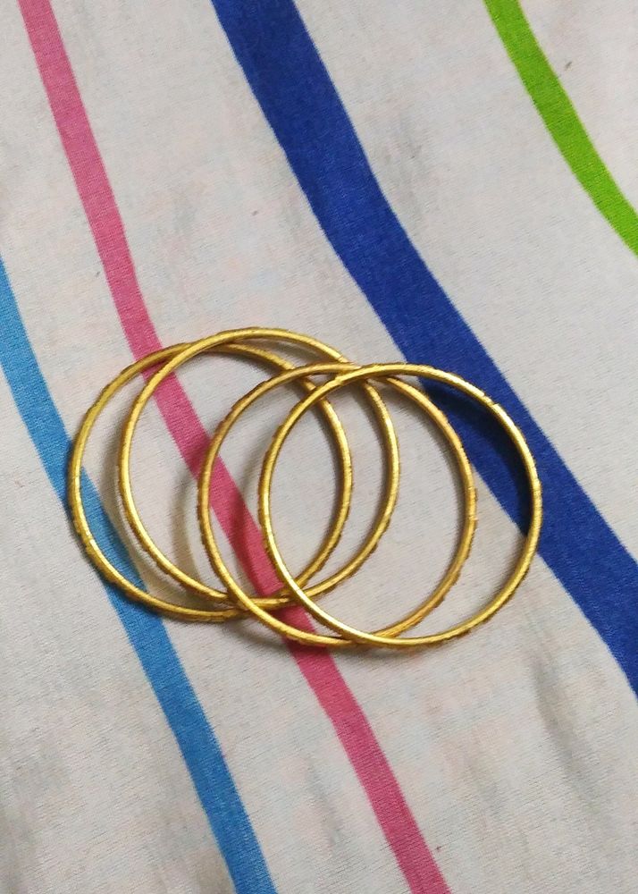 Super Stylish Gold Bangles