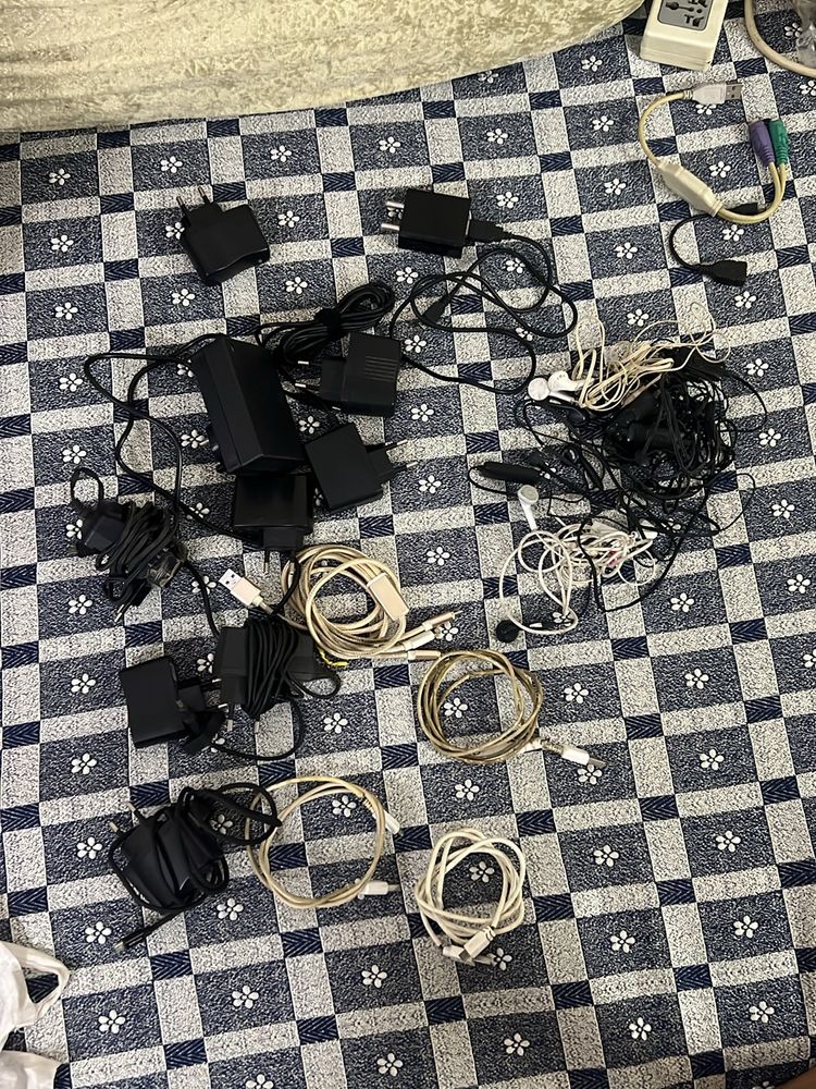 10 Phone Charger And Headphone Lead