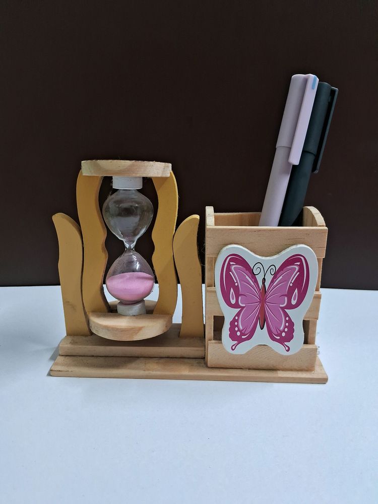 ⏳ Hourglass Pen Stand!