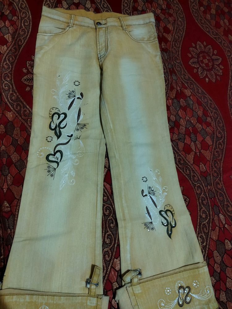 Embroidered Retro Jeans