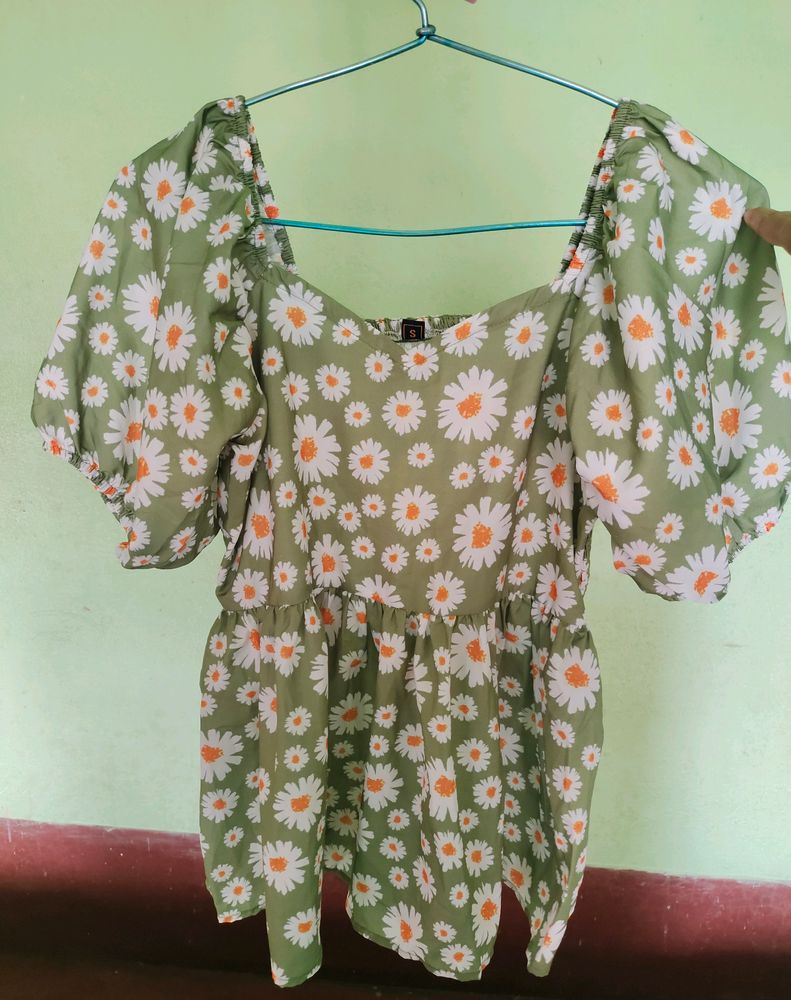 Lymio Green Floral Top