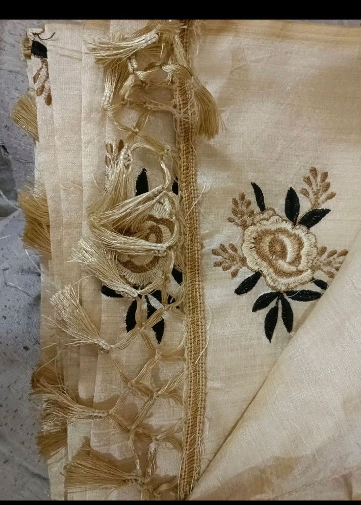 Off white Floral Embroidery Silk Saree