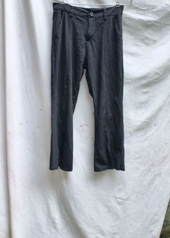 34. BLACK ANKLE LENGTH CUTE PANT