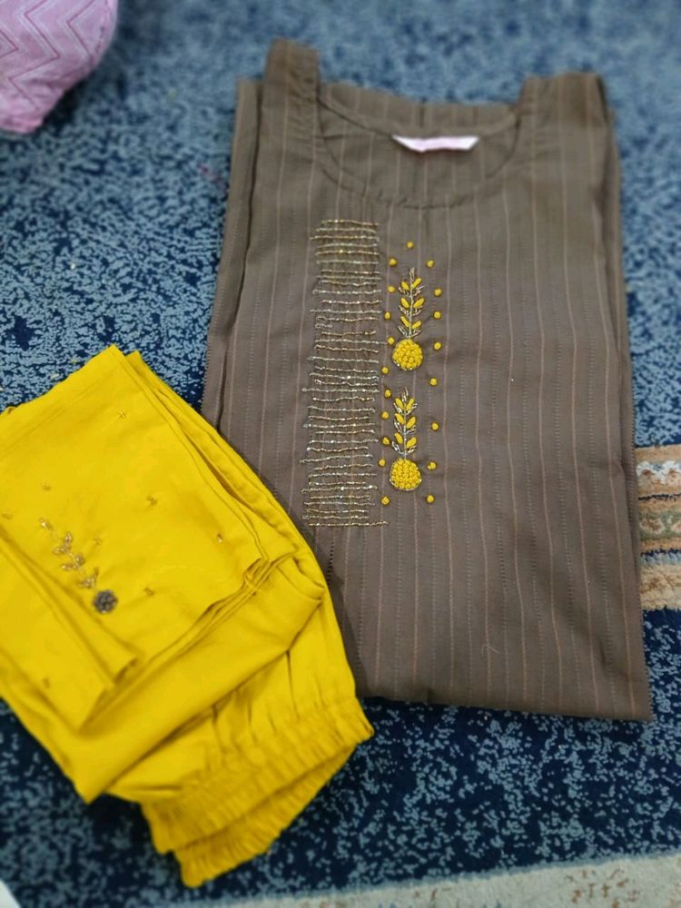 Kurti Set Same Two Pieces Color Different