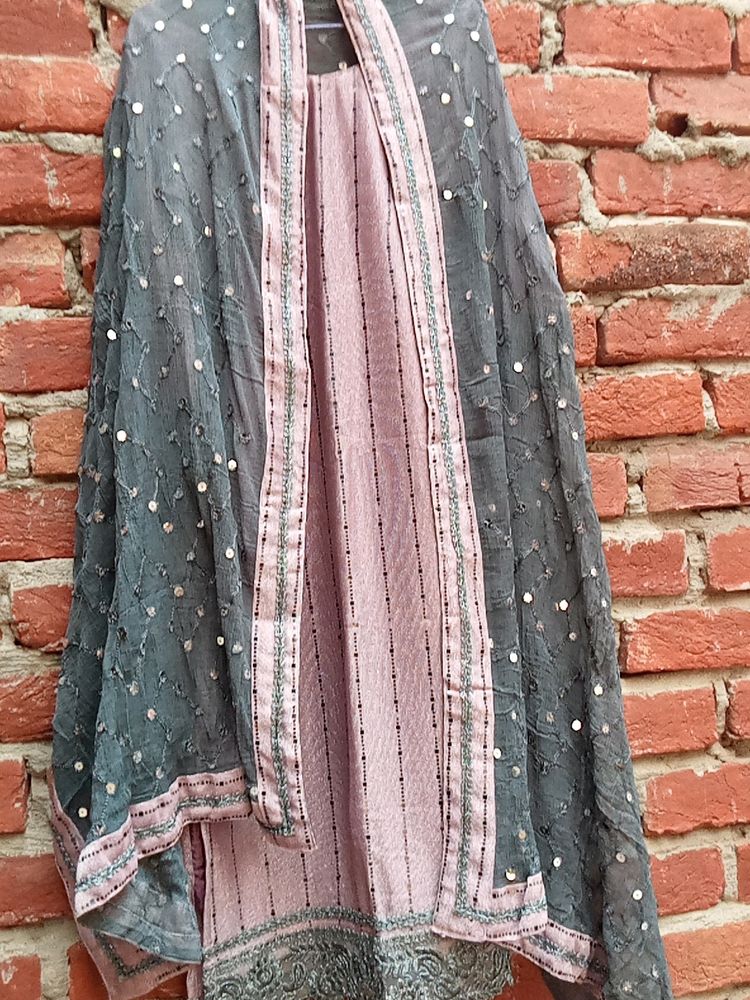 Embalished Kurta With Dupatta