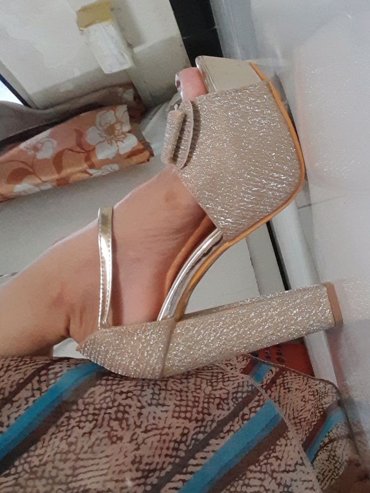 New High Heels Golden Color 5 Inches .new