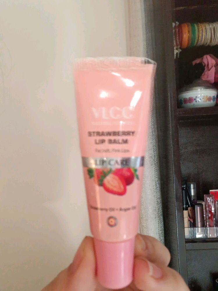 VLCC STRAWBERRY LIP BALM