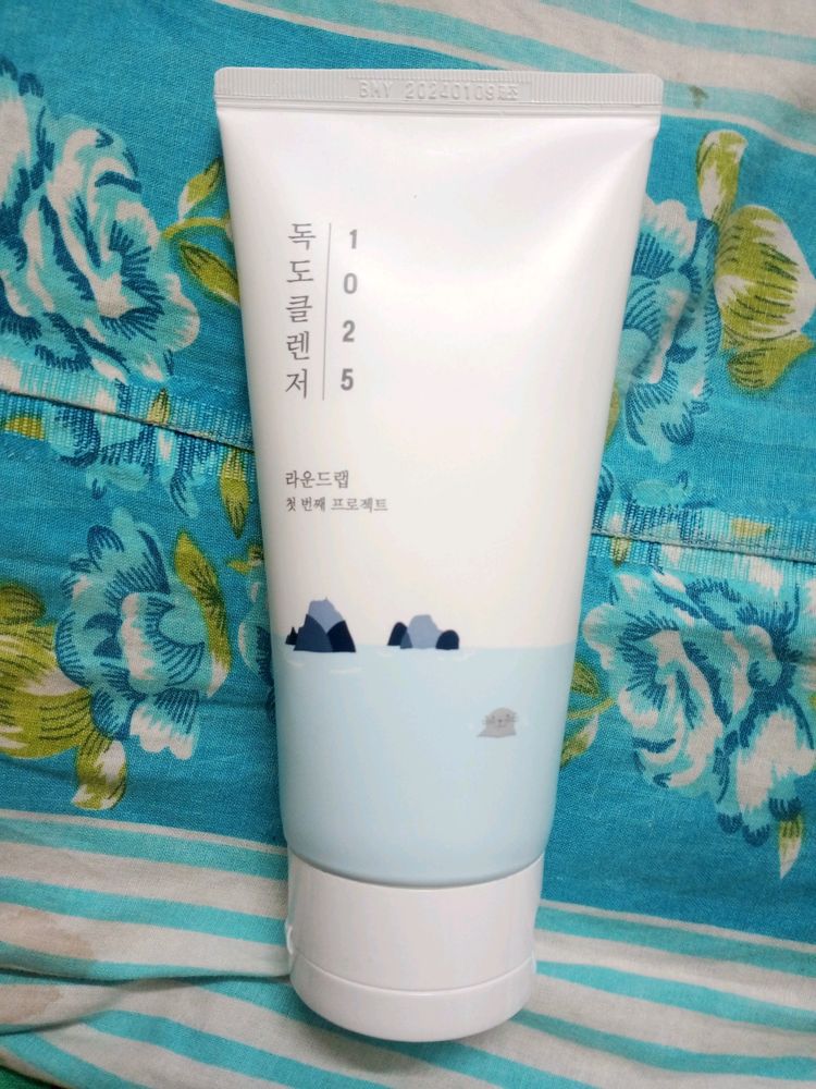 ROUND LAB'S DOKDO 1025 CLEANSER