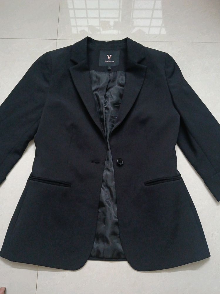 Vanheusen Black Blazer- Size S