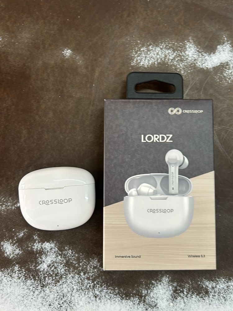 Crossloop Wireless Earphones Brand New Only Box Op