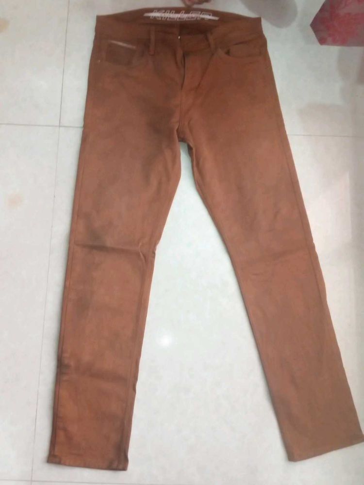 We Are Selling A Comfortable Men's Pant