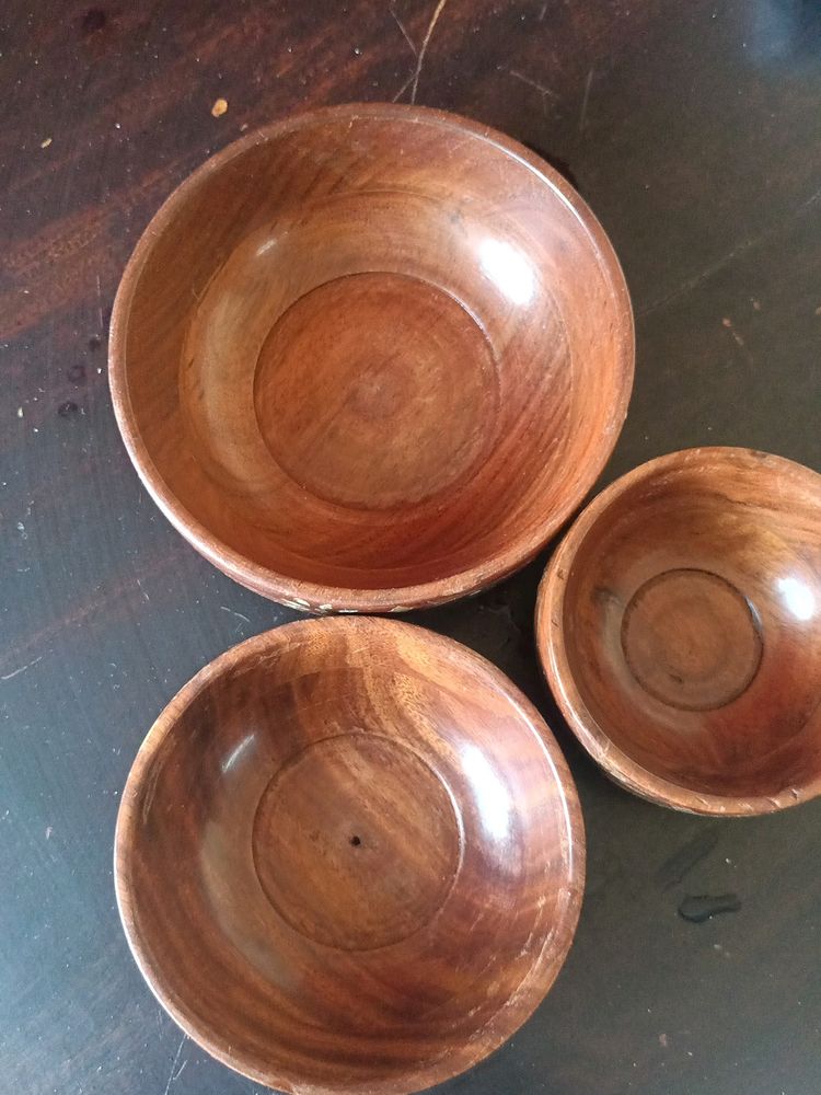 Set Of Wooden Bowl.