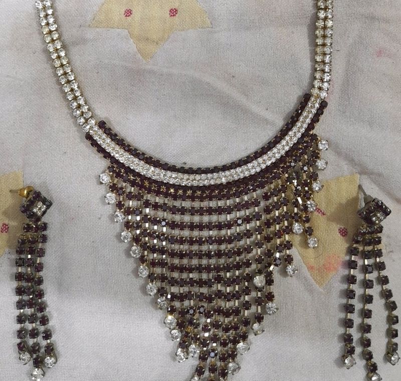 V Shaped -antique Necklace With Earings