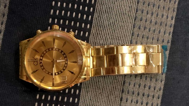 Men Gold Colour Watch ⌚