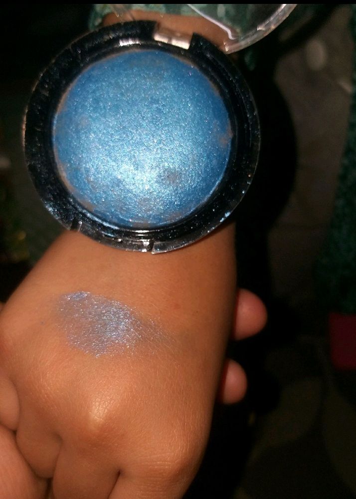 Blue Sparkel Eye Shadow Easy Blend