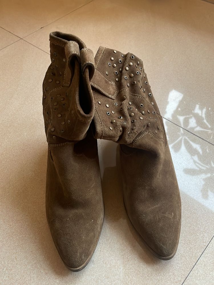 Angle High Suede Boots
