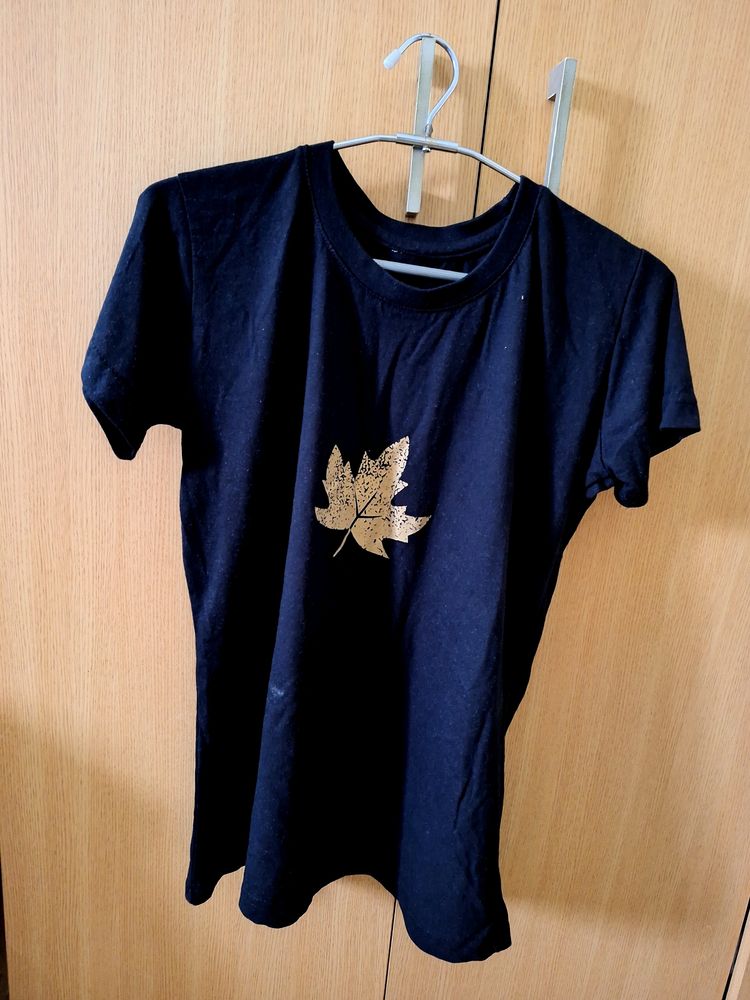 Autumn Maple Leaf Black T Shirt