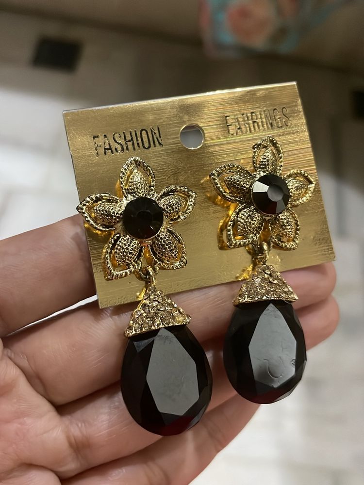 Black Golden Flower Earrings Hanging Blac Stone