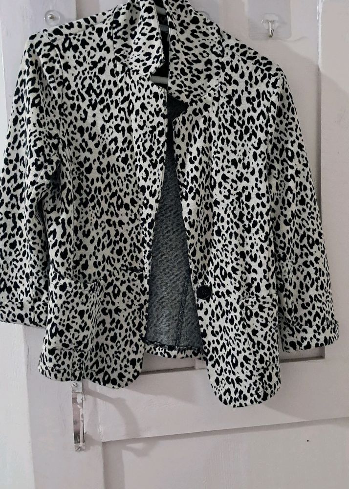 Women Animal Printed Jacket