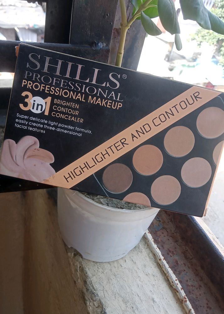 Shills Professional 3 In 1 Highlighter Contour Concealer