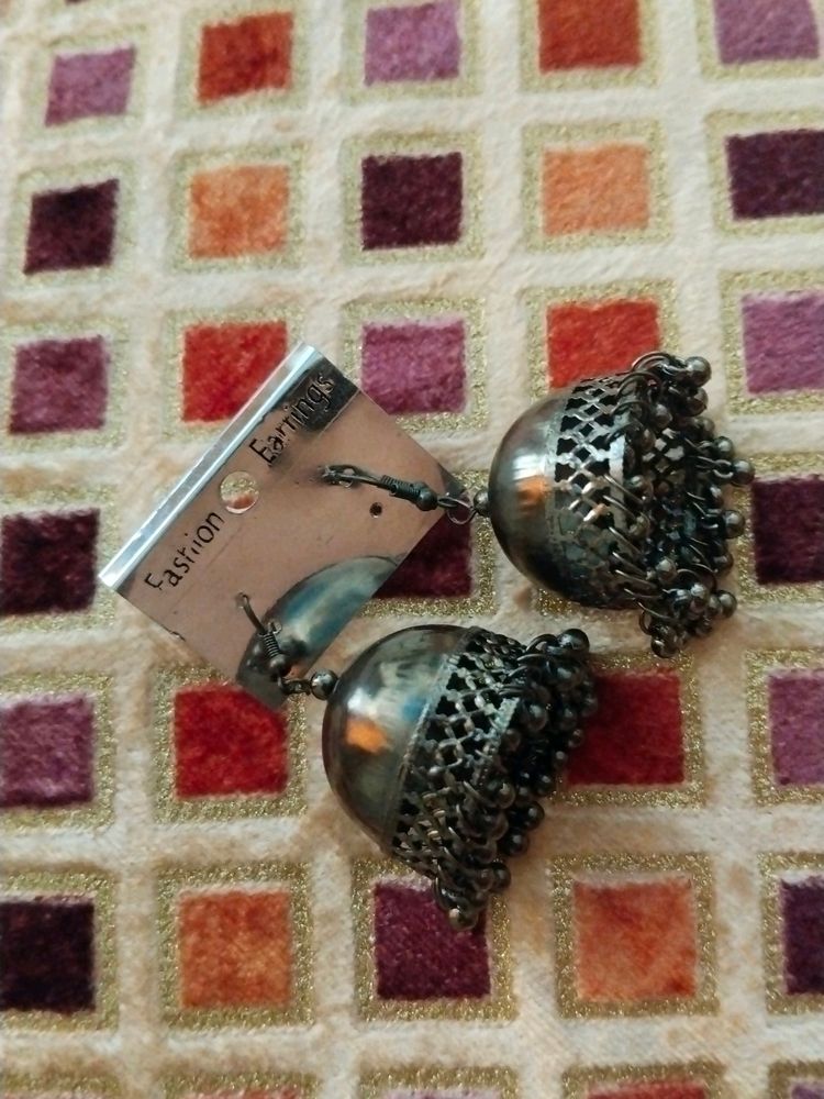 Fashion Earrings Silver Black Colour