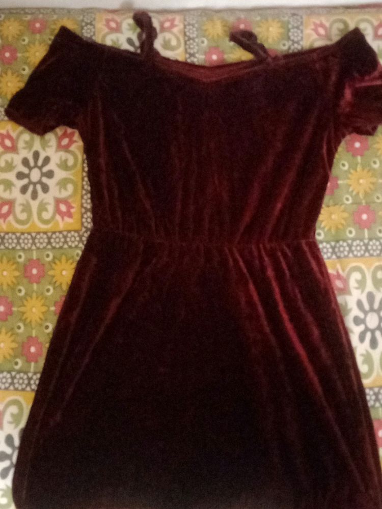 Maroon Off Shoulder Dress. This Is A Very Cute Dre