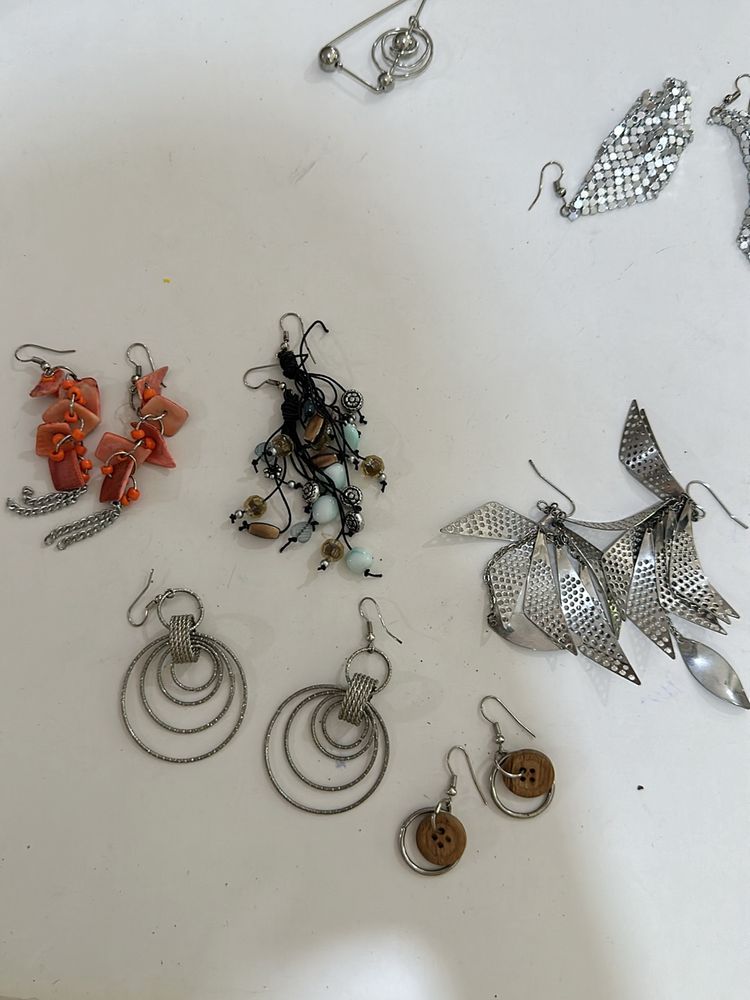 All 7 Earrings In Good Condition