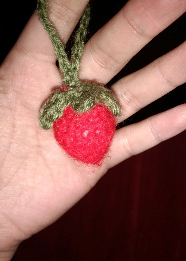 STRAWBERRY 🍓 KEYCHAIN!!!!