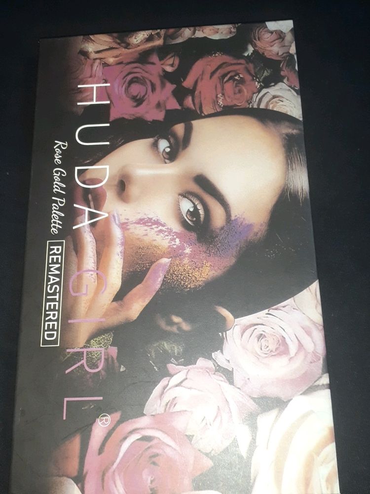 Huda Eyeshadow Palette