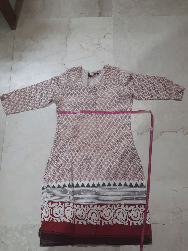 Rangmanch Maroon & White Straight Kurti