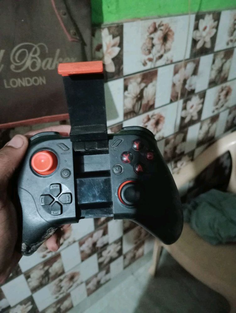 Mobile Gaming Controller