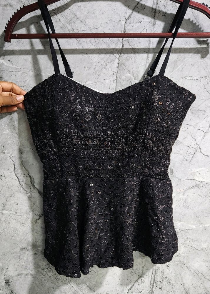 BLACK SEQUINS TOP