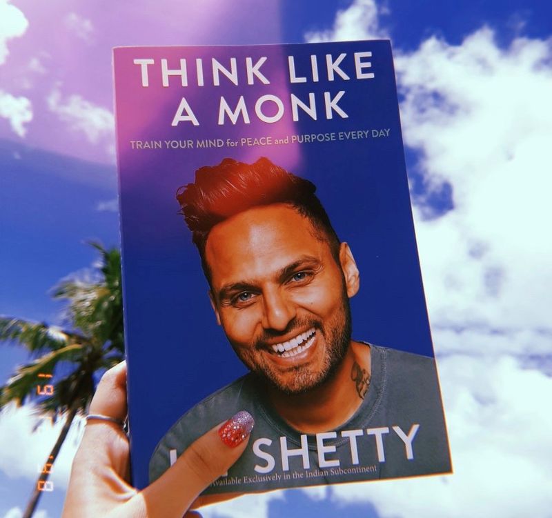 THINK LIKE A MONK BOOK