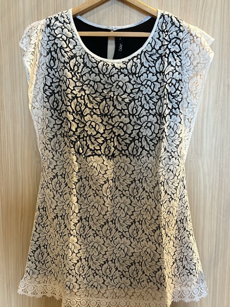 White And Black Net Top From Soie