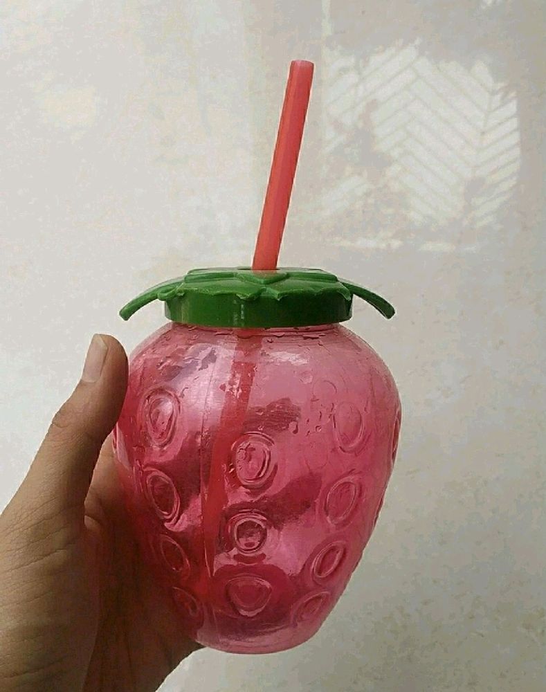 Strawberry Sipper 🍓