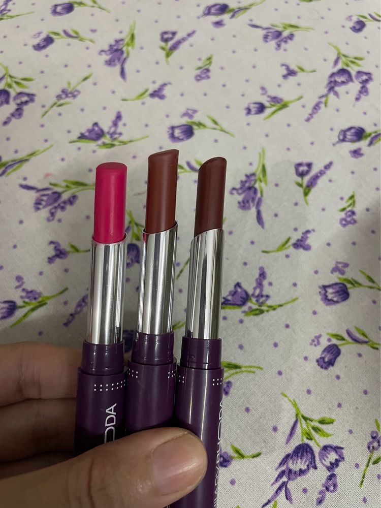 Pack Of 3 Lipsticks