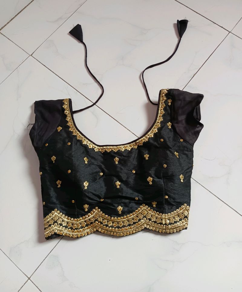 🆕 Black And Golden Blouse