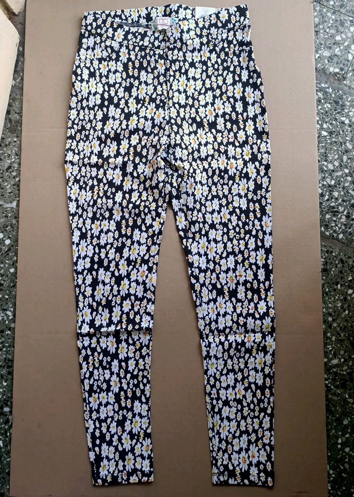 Brand New Girls Jeggings Pant For Teenagers