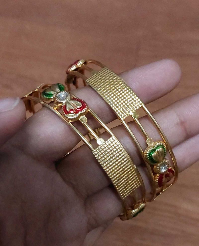 Premium quality Metal Bangles With Bow Design