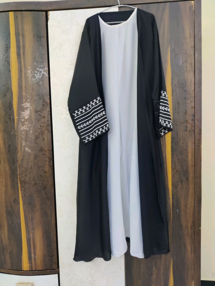 Beautiful Keffiyah Inspired Embroidery Abaya