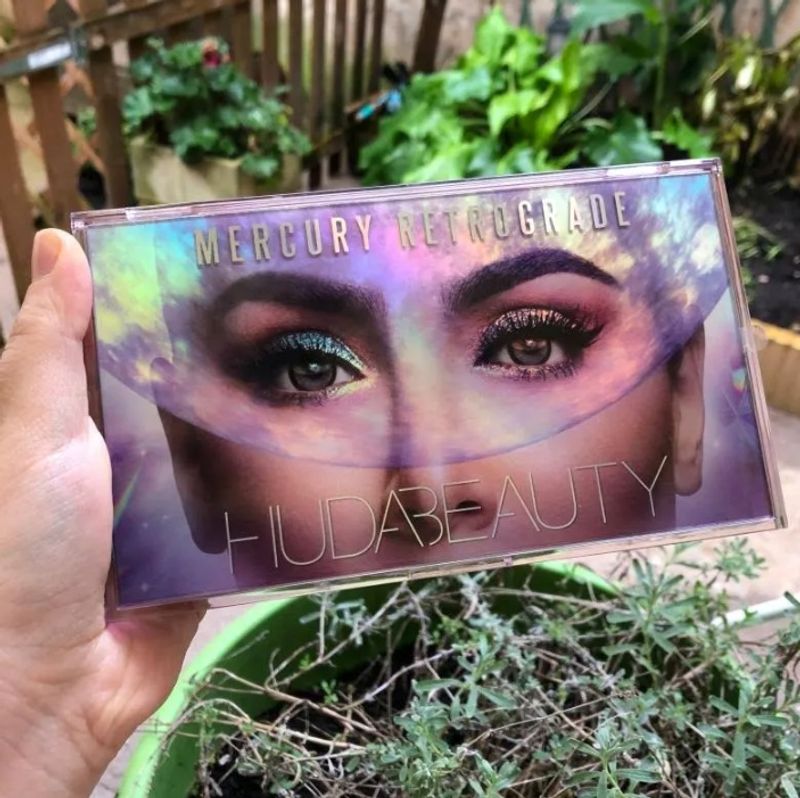 Huda Moji Mercury Retrograde Eyeshadow