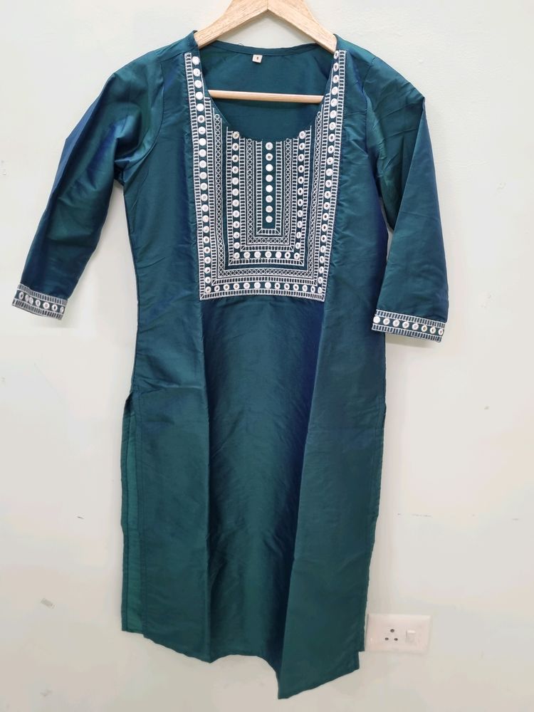 Women Kurta With Pant Set